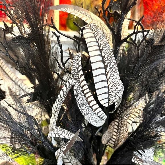 NEW! Creepy Black Bats With Branches And Feathers Floral Picks Spooky Halloween - Picture 4 of 8